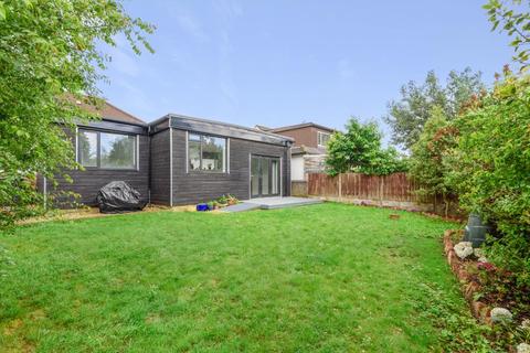 21 Clifton Avenue, Feltham, TW13 7BT