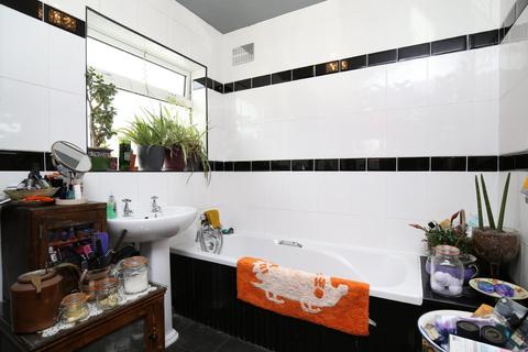 10 Cleveley Drive, Nuneaton, CV10 0JZ