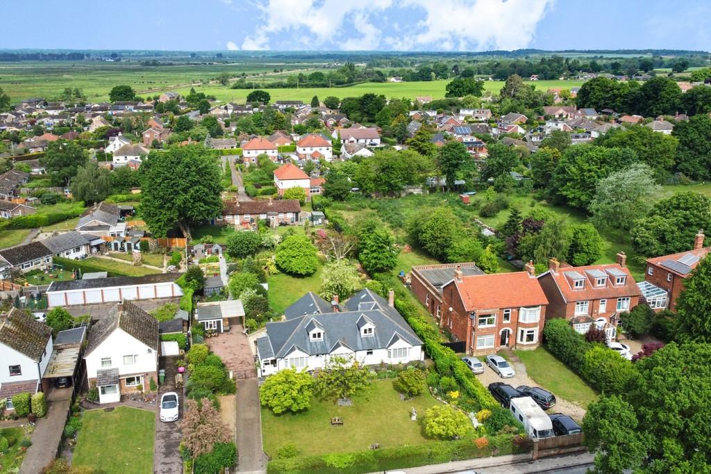 Station Road, Cantley, Norwich 4 bed detached bungalow for sale £575,000