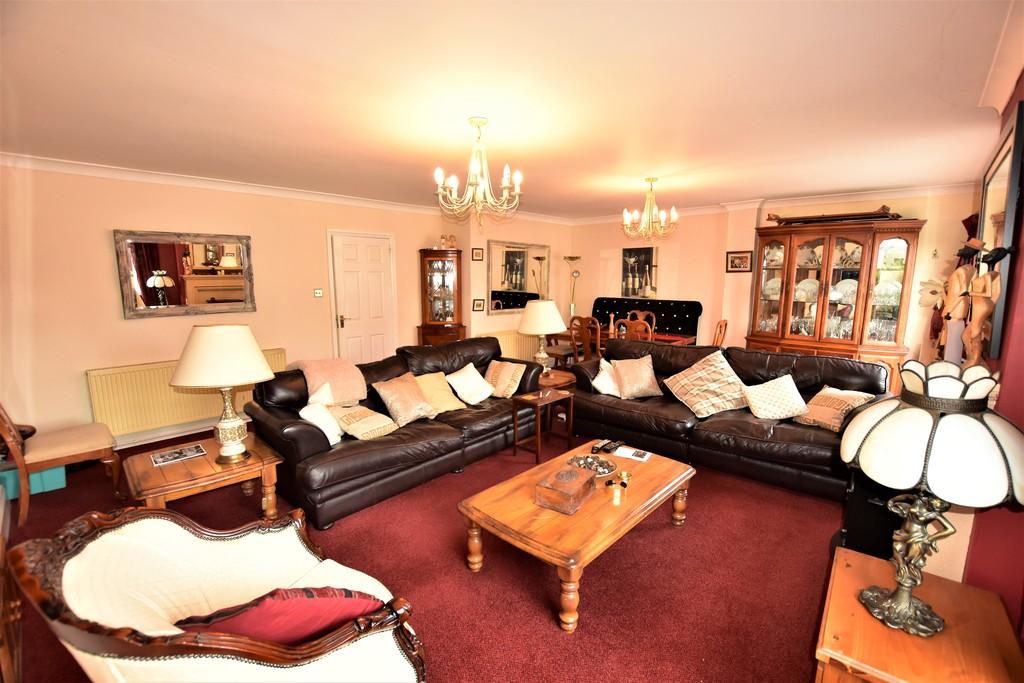 Ise Road, Kettering 3 bed semidetached house £299,950
