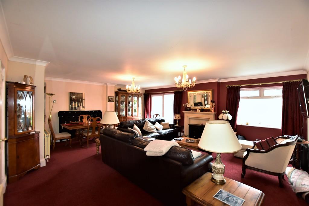 Ise Road, Kettering 3 bed semidetached house £299,950