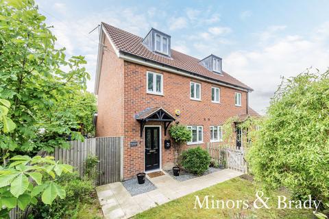 Faithfields Main Road, Little Fransham, Dereham, NR19 2JW