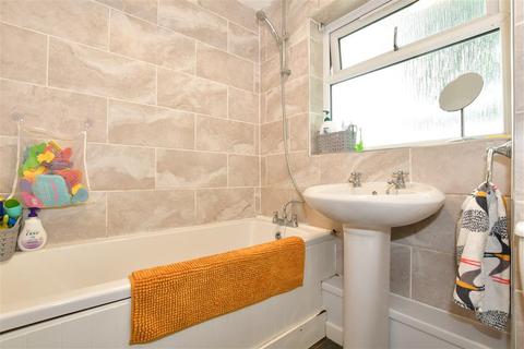 26 Heath Close, Sturry, Canterbury, CT2 0PF