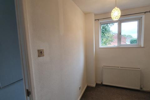 2 bedroom terraced house to rent, Kempston