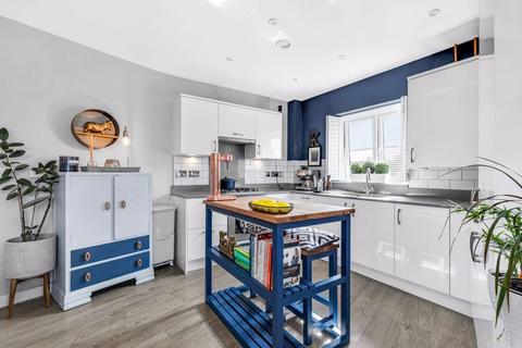 1 bedroom apartment for sale, Bell Farm Way, Walton-On-Thames