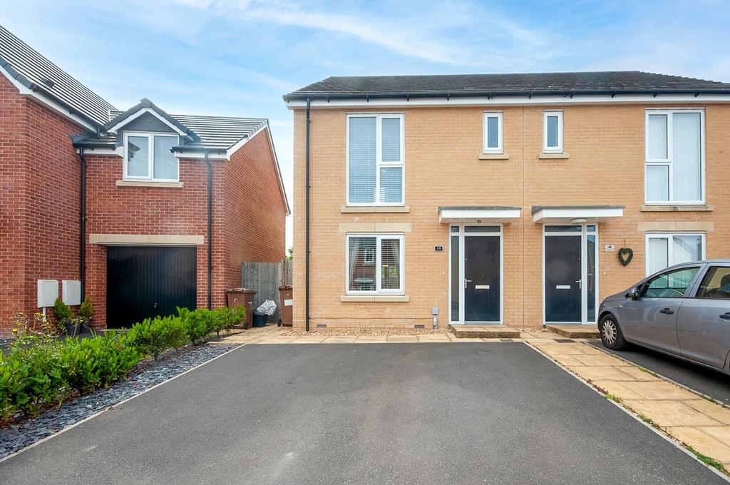Oakdale Drive, St Helens, WA9 3 bed semidetached house for sale £240,000