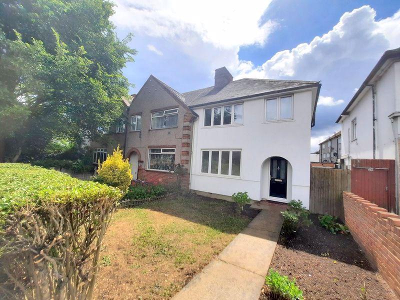 Staines Road, Feltham 3 bed terraced house for sale £500,000