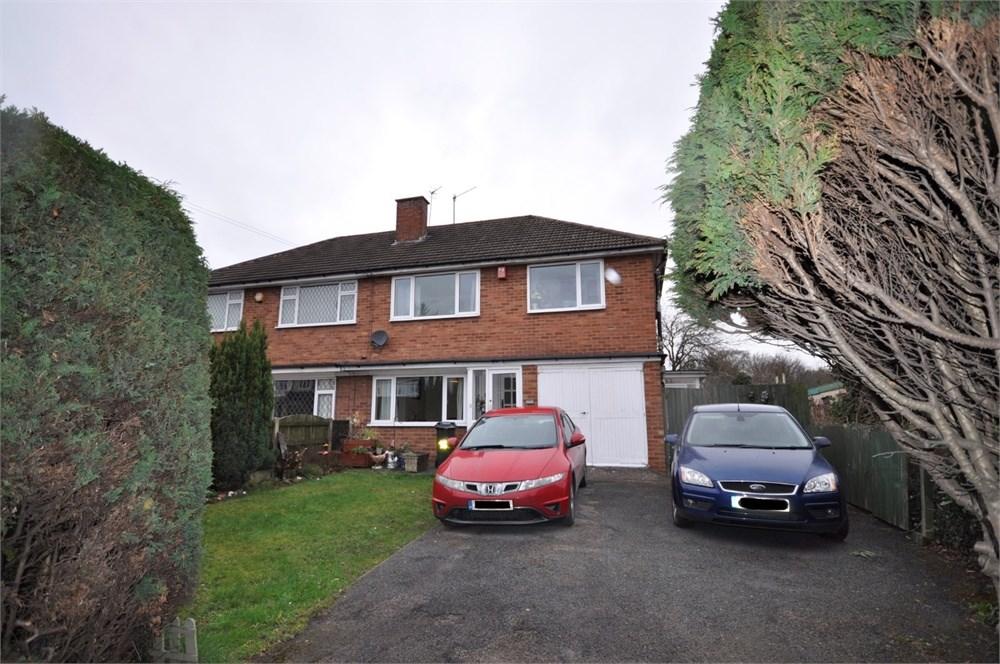 High Street Wollaston Stourbridge Dy8 3 Bed Semi Detached House £