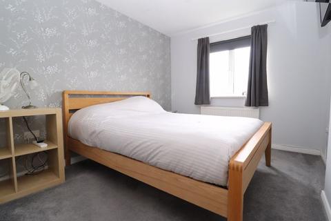 2 bedroom semi-detached house to rent, The Plantation, Gloucester