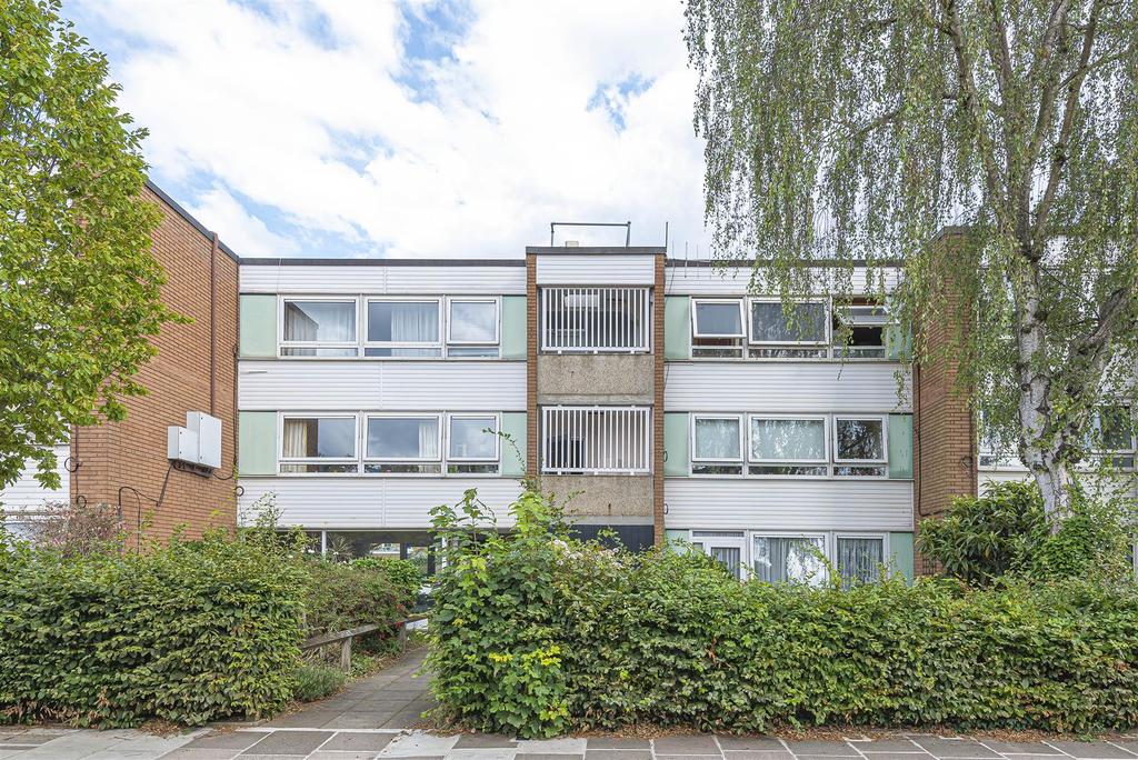 Boileau Road, Barnes, SW13 1 bed flat £365,000