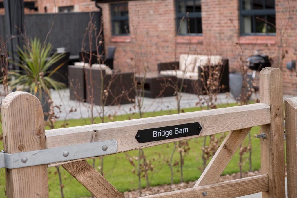 Bridge Barn-021.JPG