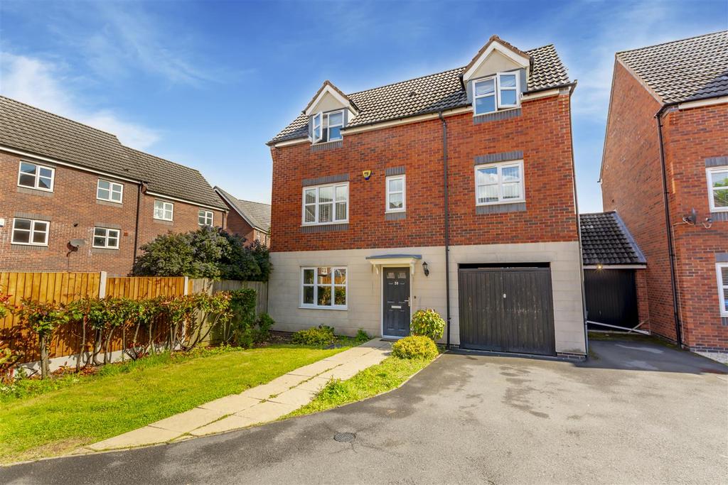 Girton Way, Mickleover, Derby 3 bed detached house for sale £280,000