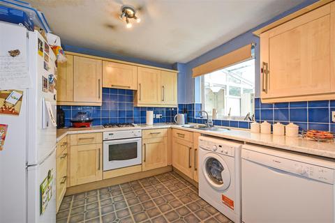 2 Brooks Close, Whitchurch, RG28 7JU