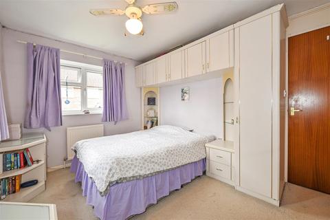 2 Brooks Close, Whitchurch, RG28 7JU