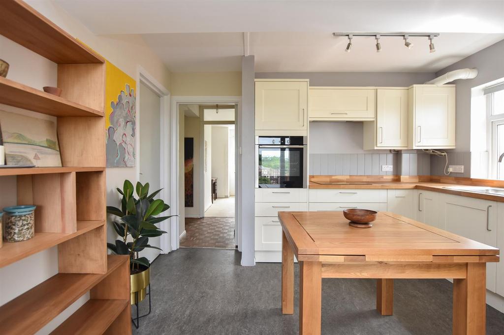 Wykeham Road, Hastings 2 bed flat for sale £225,000