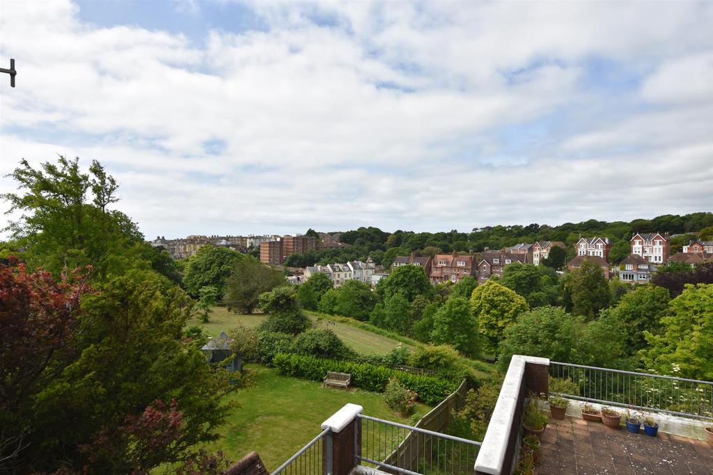 Wykeham Road, Hastings 2 bed flat £225,000