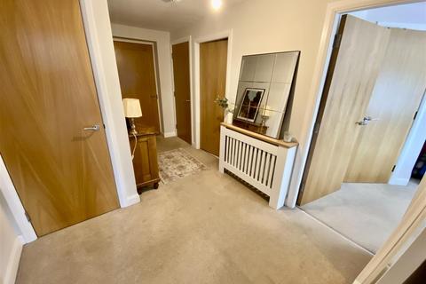 2 bedroom flat to rent - Abbey Street, Stone