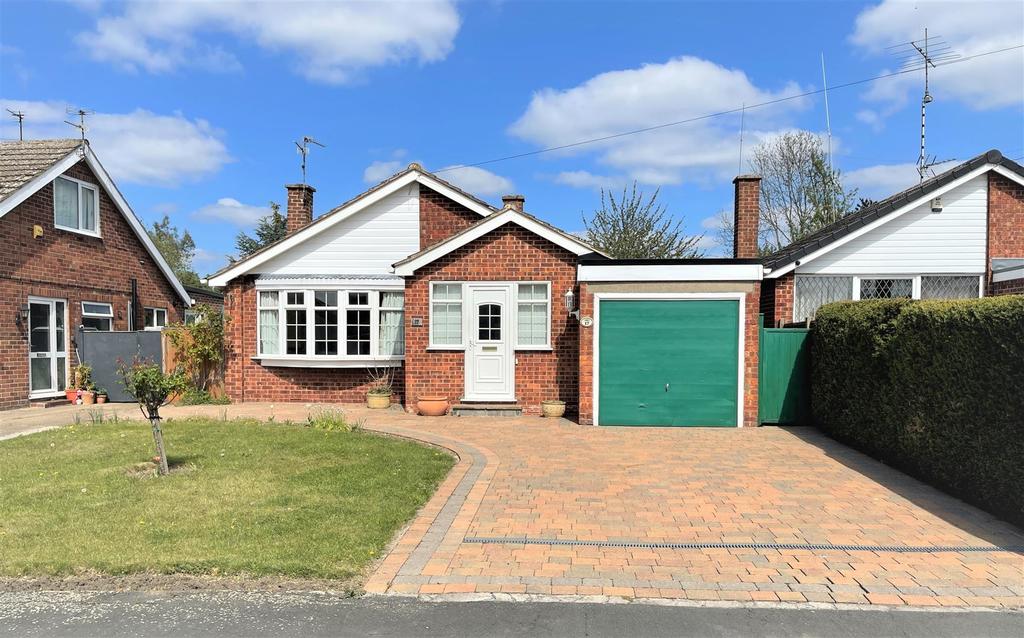 Fleming Avenue, Bottesford, Nottingham 3 bed detached bungalow £295,000