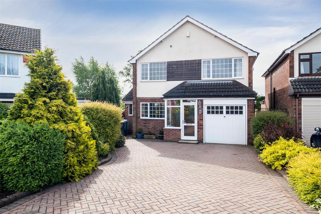 Oakhurst, Lichfield 3 bed detached house £450,000