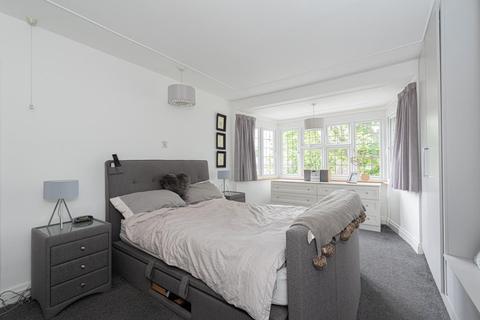 1 Chestnut Avenue, Epsom, KT19 0SY