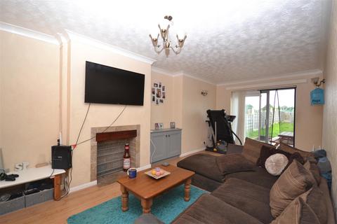 3 bedroom semi-detached house for sale - Lowther Grove, Garforth, Leeds, LS25