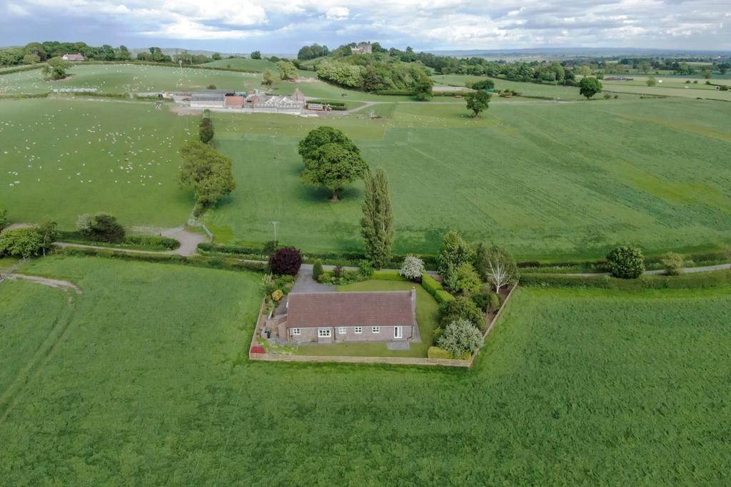 Crayke, York 3 bed detached bungalow £475,000