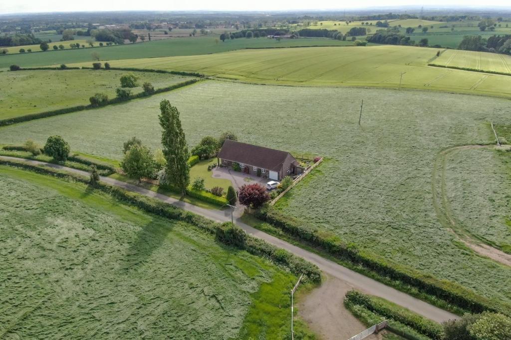 Crayke, York 3 bed detached bungalow £475,000