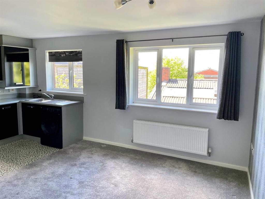 Ripley Grove, Dudley, DY1 1 bed flat £550 pcm (£127 pw)