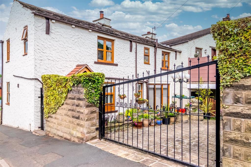 Phoebe Lane, Siddal, Halifax 3 bed semidetached house £240,000
