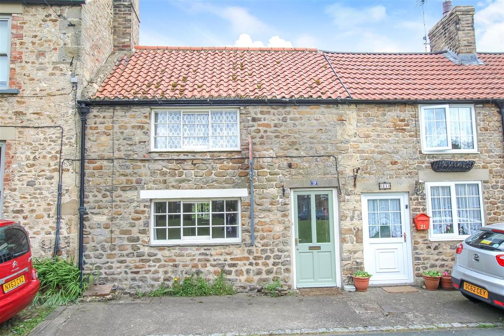 Low Green, Catterick Village, Richmond 2 bed terraced house for sale