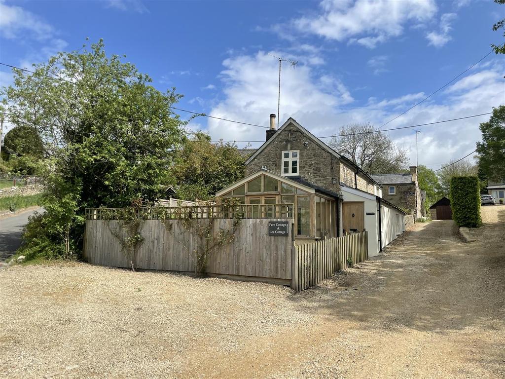 Lea Cottage - Driveway.JPG
