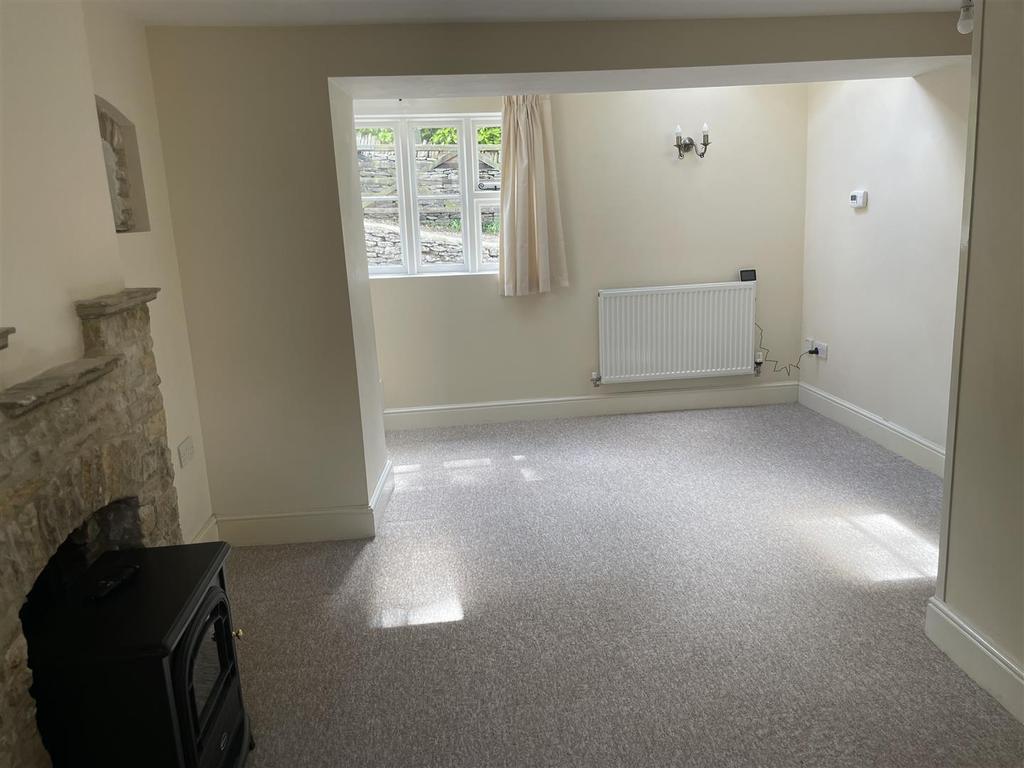 Dining Area.JPG