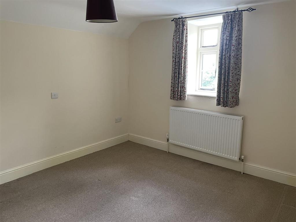 Bedroom 2.JPG