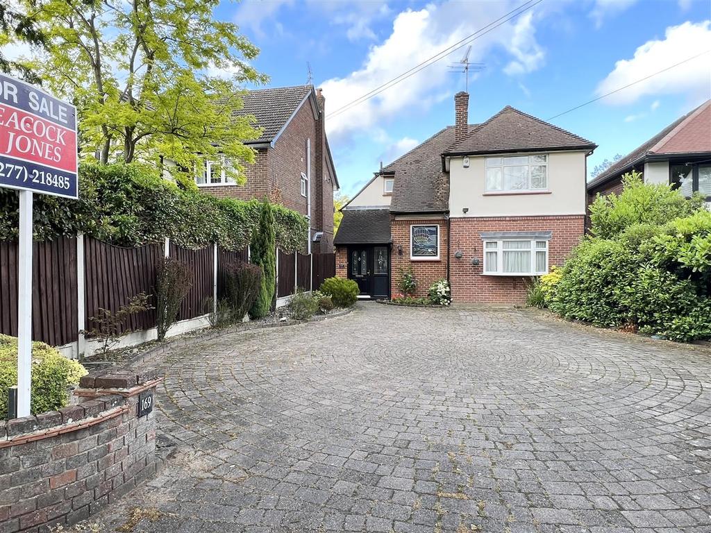 Priests Lane, Shenfield, Brentwood 4 bed detached house £1,150,000