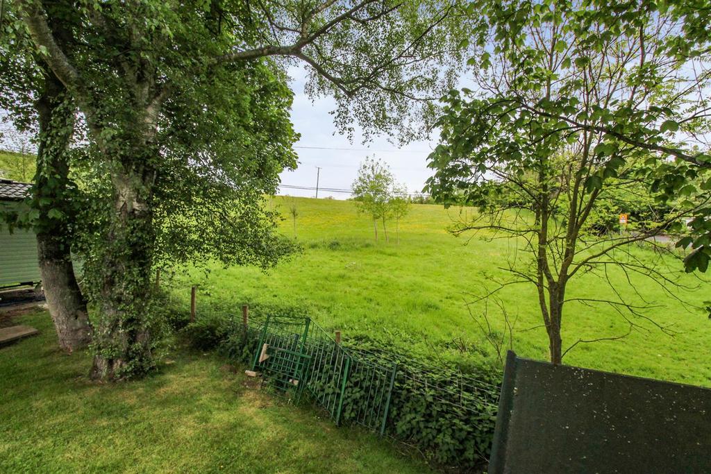 Mill Lane, Hawksworth, Leeds 2 bed park home £69,995