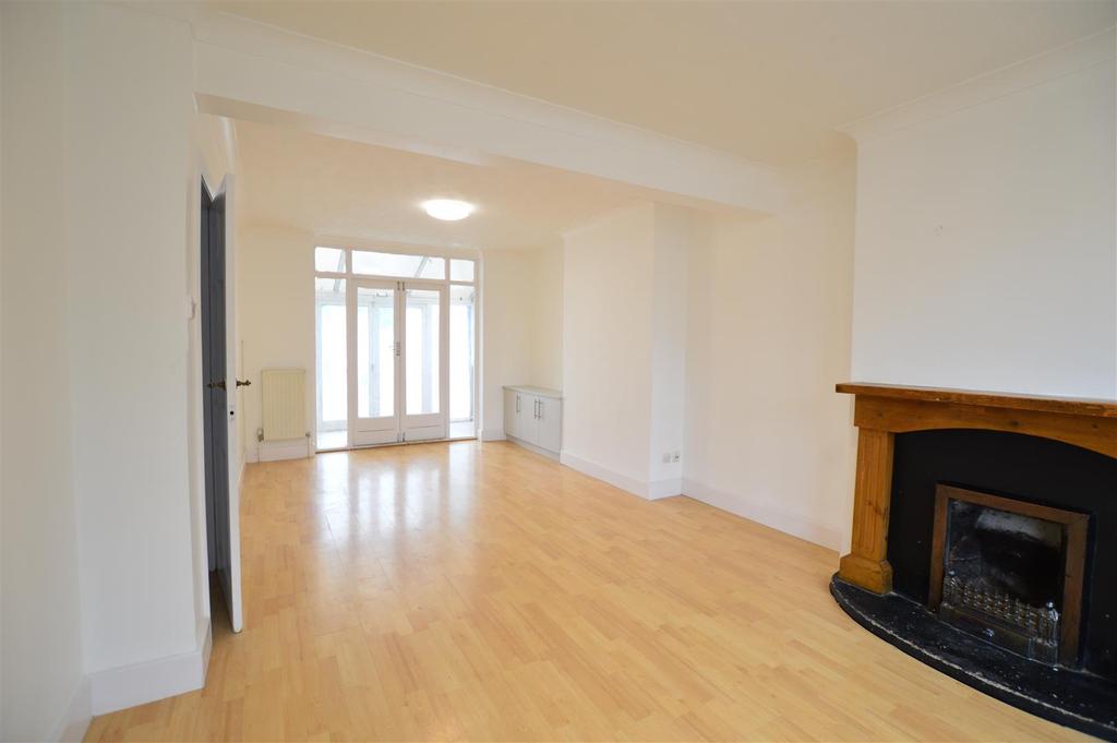 Haymill Road, Burnham, Slough 3 bed semidetached house £1,900 pcm (£