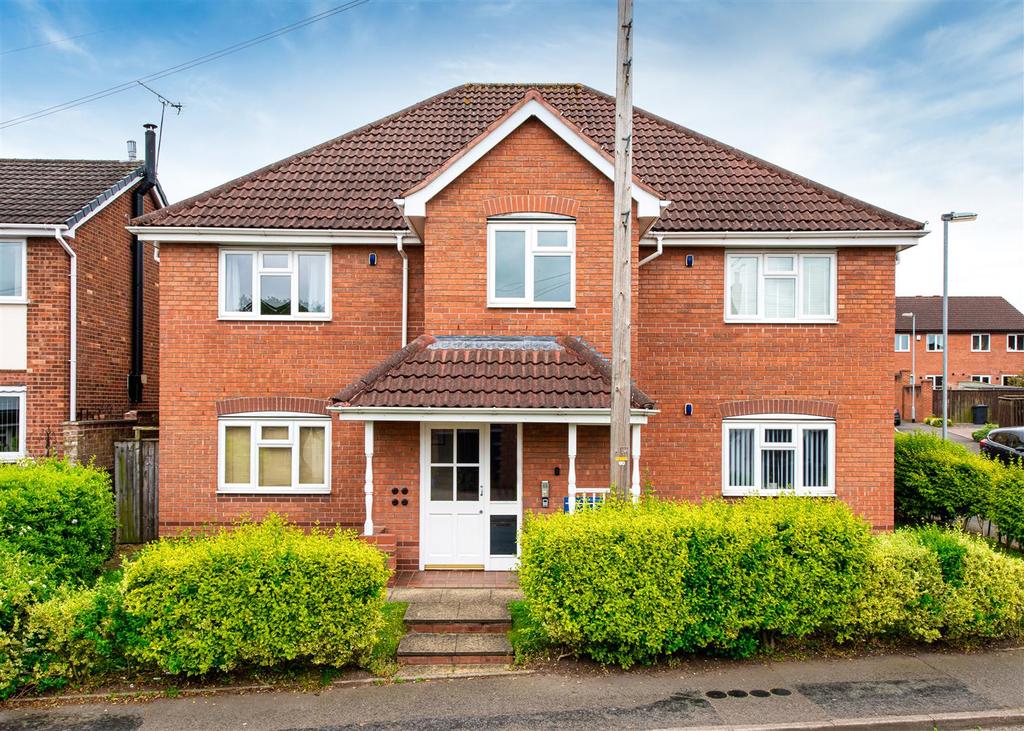 122b Common Road, Wombourne 1 bed apartment for sale £130,000