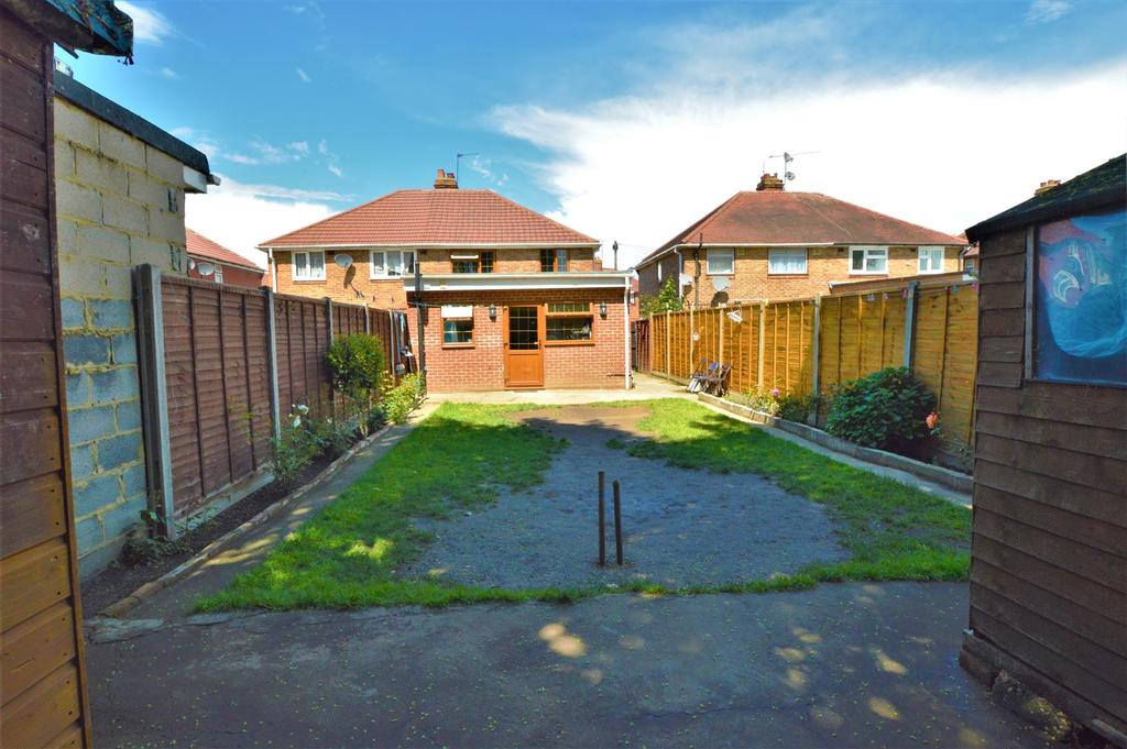 Norfolk Avenue, Slough, Slough 3 bed semidetached house £440,000