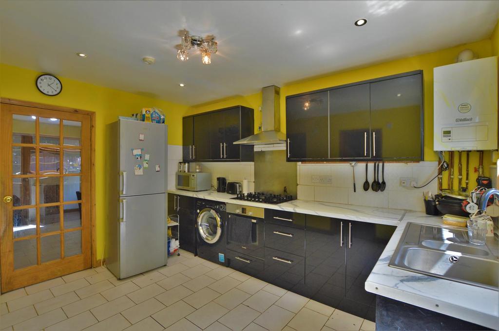 Norfolk Avenue, Slough, Slough 3 bed semidetached house £440,000