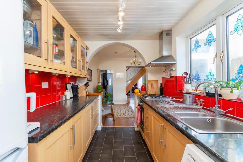 DAORLYREB51 - Kitchen B.jpg