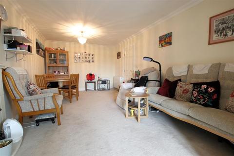 2 bedroom retirement property for sale - Bath Road, Calcot, Reading