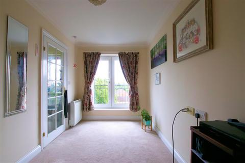 2 bedroom retirement property for sale - Bath Road, Calcot, Reading