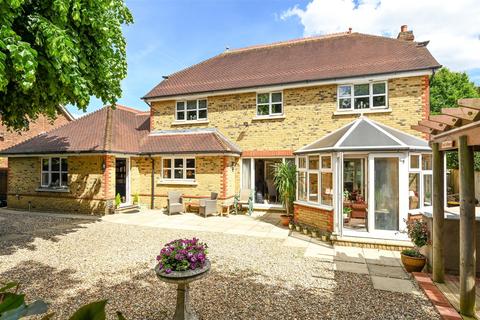 4 The Wilderness, East Molesey, KT8 0JT