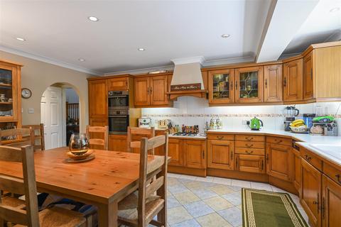 4 The Wilderness, East Molesey, KT8 0JT