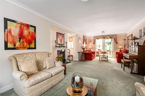 4 The Wilderness, East Molesey, KT8 0JT