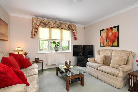 4 The Wilderness, East Molesey, KT8 0JT