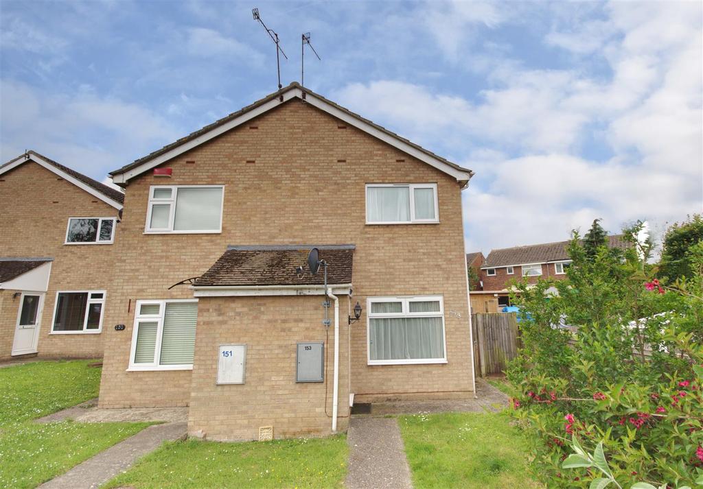 Field Avenue, Canterbury 2 bed house £220,000