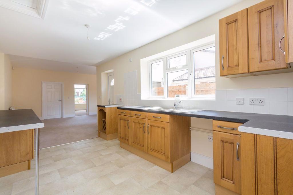 Bells Lane, Kings Norton, B14 5QN 2 bed flat £650 pcm (£150 pw)