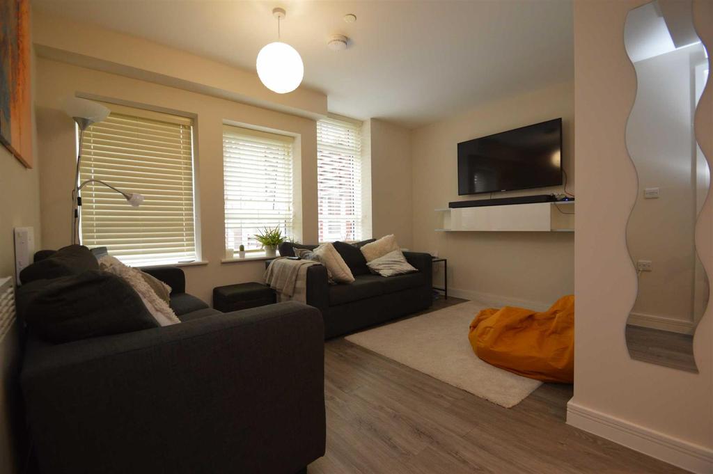 Arodene House, Perth Road, Gants Hill 1 bed flat £245,000