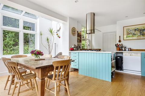 Sunny Brae Sandy Lane, Haslemere, GU27 1QE